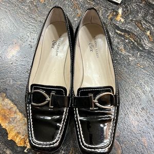 Anne Klein AK iflex patent leather flats. Size 8.